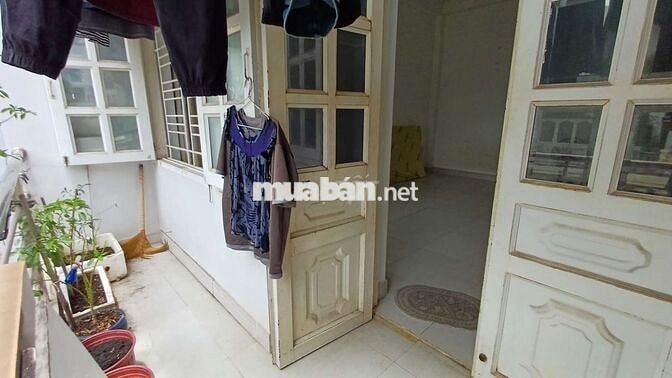 Phòng mặt tiền xe Tải,Ban Công cửa,Gần chợ,nhà thờ,an ninh tốt