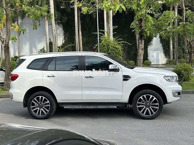 Ford Everest 4x2 Titanium 2018 Máy dầu như mới
