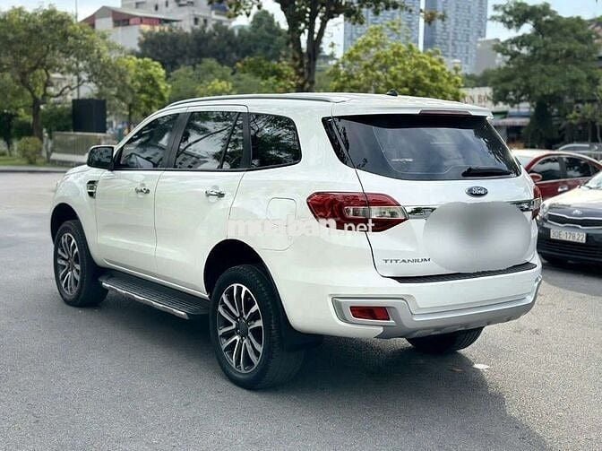 Ford Everest 4x2 Titanium 2018 Máy dầu như mới