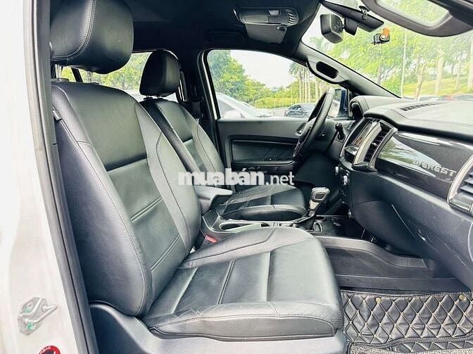 Ford Everest 4x2 Titanium 2018 Máy dầu như mới