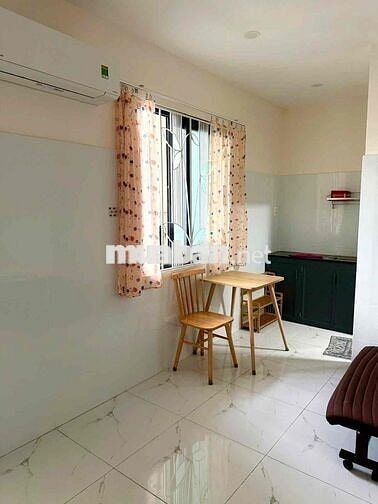 Phòng giá rẻ ngay cầu Phú Mỹ, miễn phí dịch vụ, gần UFM, LOTTE, Q4, Q1