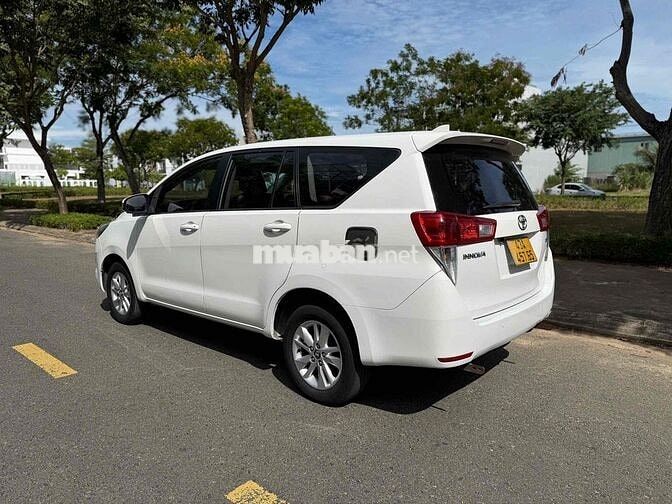 Toyota Innova 2018 Số sàn Trắng 7 chỗ