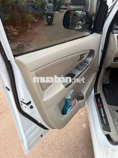 Toyota Innova G 2013 số tự động 8 chỗ. zin chất