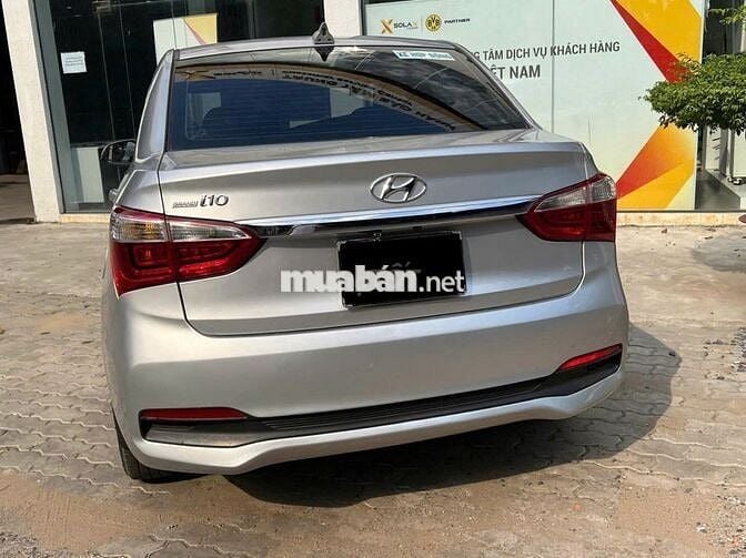Hyundai Grand i10 Số sàn Bạc