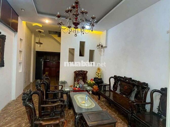 cho thuê nhà 3 tầng 4 ngủ 255 Nguyễn Khang
