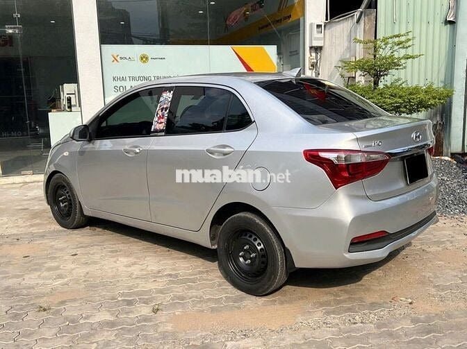 Hyundai Grand i10 Số sàn Bạc