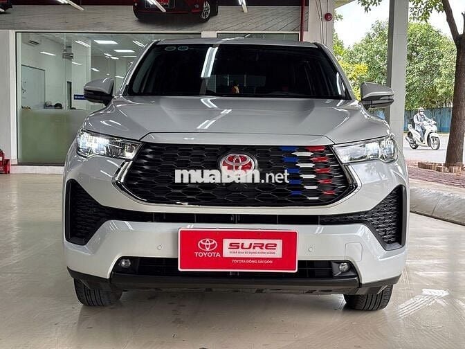 Innova Cross 2.0V 2025 Trắng - GIÁ CÒN GIẢM