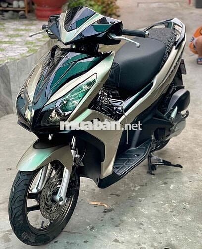 Honda Air Blade mắt cú 2013 Vàng Cát