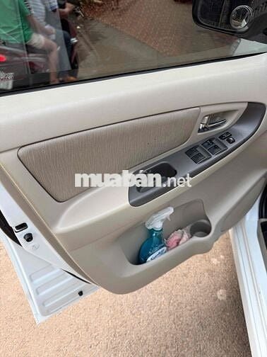 Toyota Innova G 2013 số tự động 8 chỗ. zin chất