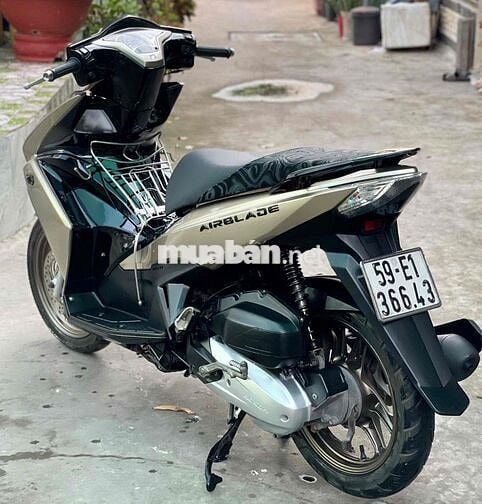 Honda Air Blade mắt cú 2013 Vàng Cát