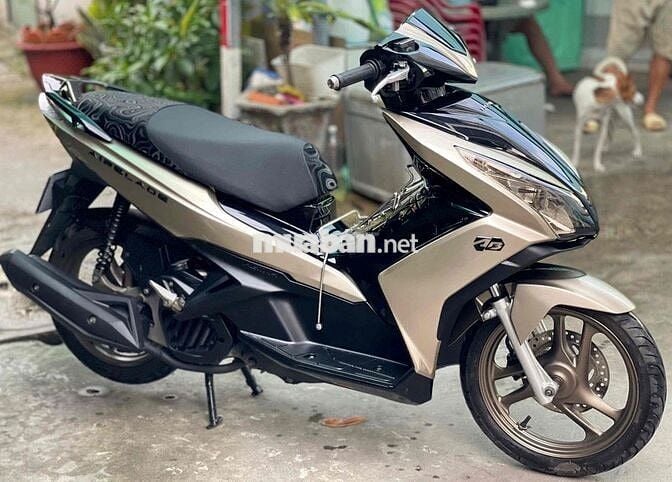 Honda Air Blade mắt cú 2013 Vàng Cát