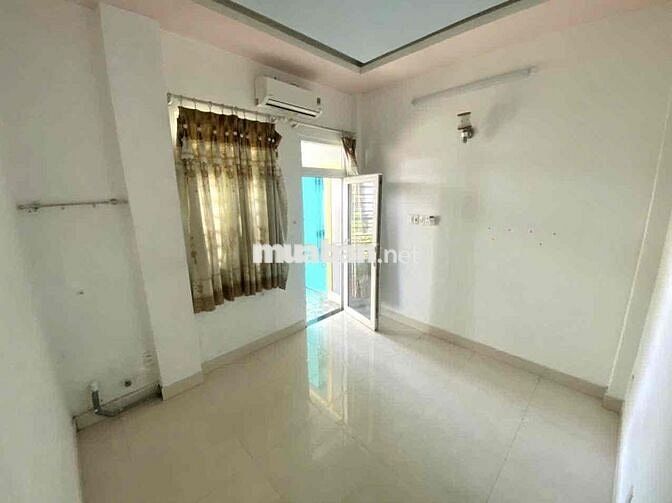 Cho thuê nhà gần ĐH Ngân Hàng,/đs 9,p.Linh Trung( 3pn,2vs ) Giá 10tr