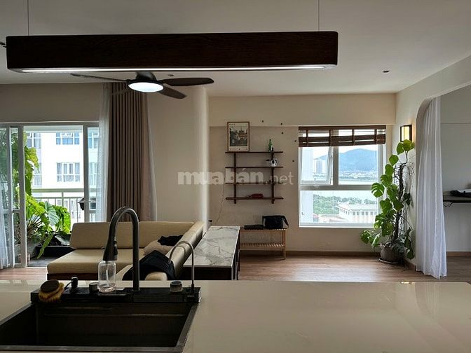 Bán căn hộ Đà Nẵng Plaza tầng cao 131m view sông Hàn, full nội thất
