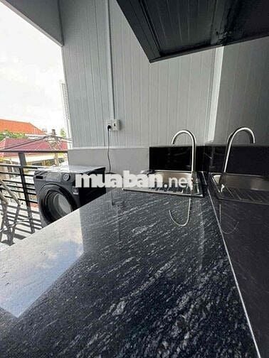 STUDIO BAN CÔNG NẰM Ở GẦN TRUNG TÂM QUẬN 7 TIỆN QUA Q1 VÀ Q4