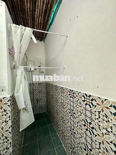 Chính chủ cho huê nguyên căn góc cuối hẻm an ninh mát mẻ 