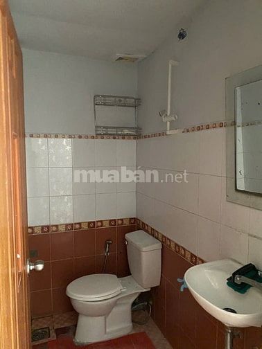 Cho thuê nhà ngay chợ Tân Bình số 553 Lý Thường Kiệt, P.8, TB