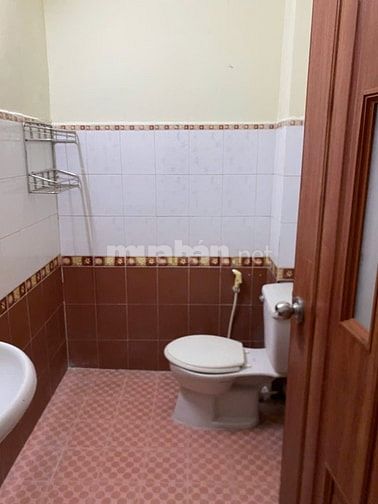 Cho thuê nhà ngay chợ Tân Bình số 553 Lý Thường Kiệt, P.8, TB