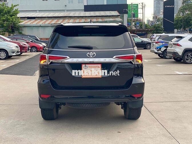 Toyota Fortuner 2.7AT 2019 - 35000km xuất VAT 100%