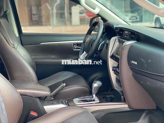 Toyota Fortuner 2.7AT 2019 - 35000km xuất VAT 100%