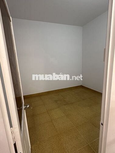 Q. Tân Bình, P.10! Nhà mặt tiền 3 lầu ở và kinh doanh.