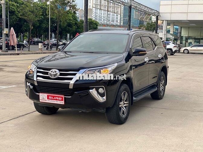 Toyota Fortuner 2.7AT 2019 - 35000km xuất VAT 100%