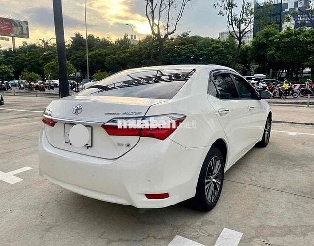 Toyota Corolla Altis 2.0V 2017 Trắng CVT-i