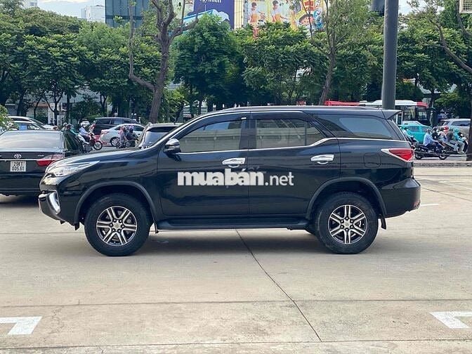 Toyota Fortuner 2.7AT 2019 - 35000km xuất VAT 100%