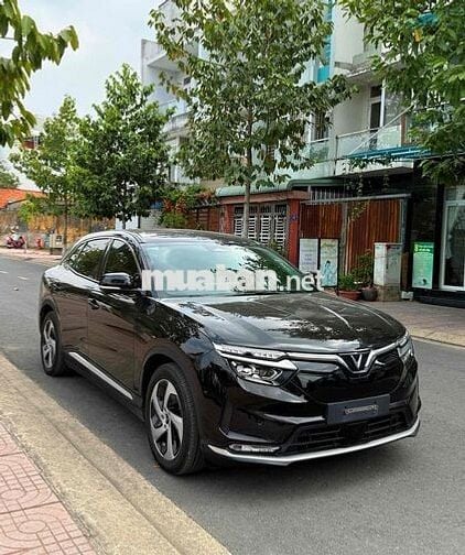 VinFast VF8 ECO/CATL 2023 40000 km Đen