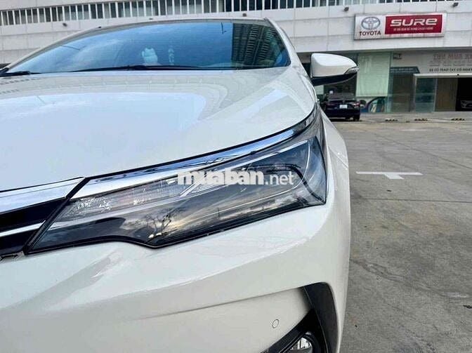 Toyota Corolla Altis 2.0V 2017 Trắng CVT-i