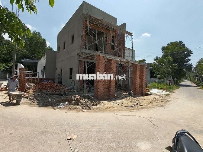 Bán góc nhà lầu mới đang hoàn thiện kế Mỹ Phước3 Bến Cát Bình Dưowmg