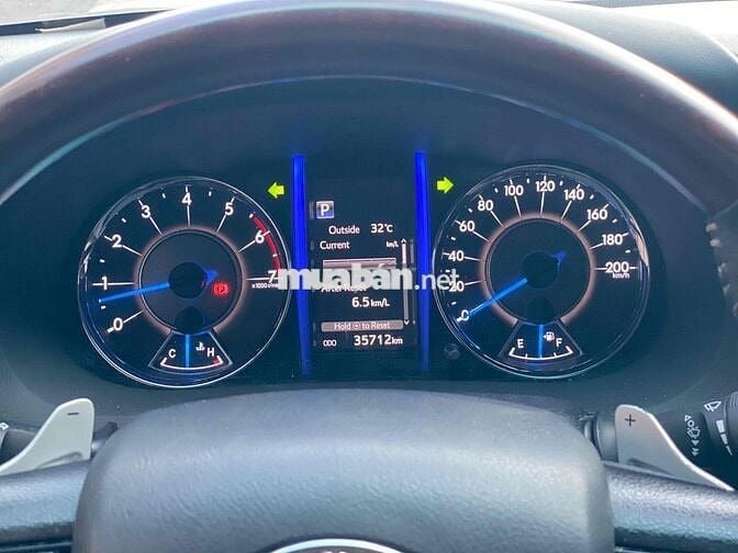 Toyota Fortuner 2.7AT 2019 - 35000km xuất VAT 100%