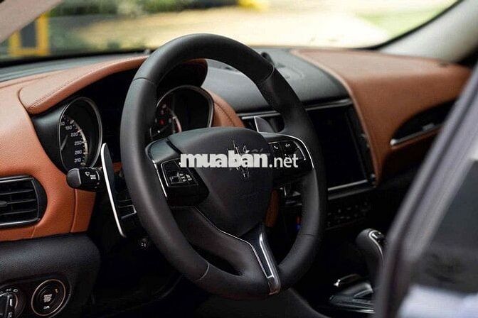 Maserati Levante 2017 cần bán , có hỗ trợ góp