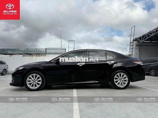 Toyota Camry 2.0G 2021 Đen Tự động 79.000km