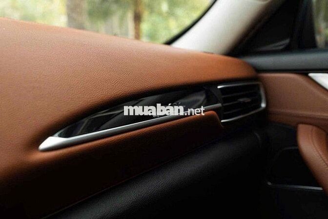 Maserati Levante 2017 cần bán , có hỗ trợ góp