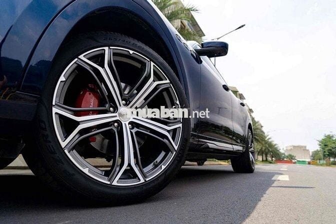 Maserati Levante 2017 cần bán , có hỗ trợ góp