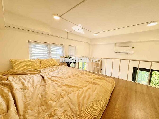 PHÒNG ĐẸP GIÁ RẺ CÓ GÁC RỘNG 30m2 BAN CÔNG THOÁNG GẦN ĐH VLU, UEF, Q1