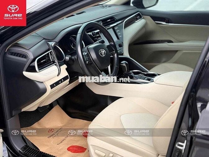 Toyota Camry 2.0G 2021 Đen Tự động 79.000km