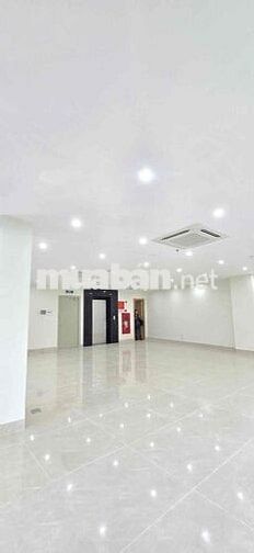 HÓT! CHÍNH CHỦ BÁN TÒA NHÀ VĂN PHÒNG PHỐ LÊ VĂN LƯƠNG LÔ GÓC SIÊU ĐẸP