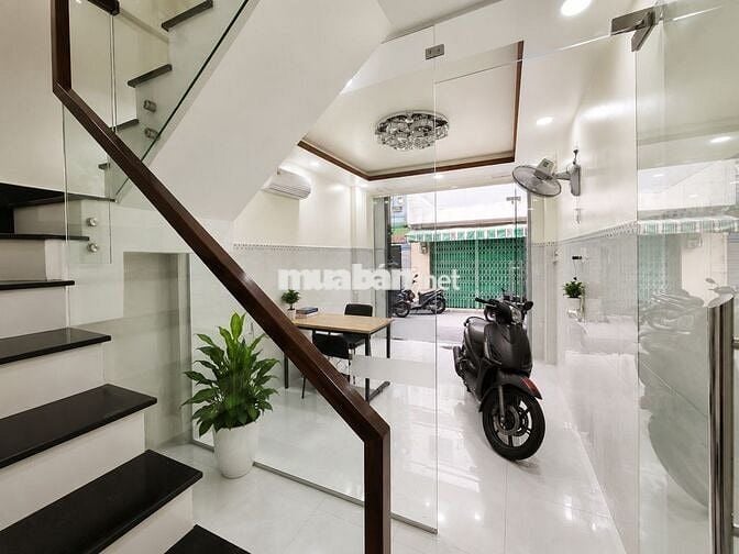 Nhỉnh 6 tỷ hơn - nhà hẻm xe tải thông - 5 tầng BTCT - Chủ gấp bán