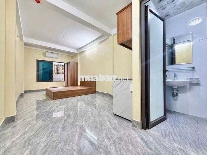 Thang máy ngõ 75 Giải Phóng(121 Lê Thanh Nghị vào) ĐH bách- kinh -xây.
