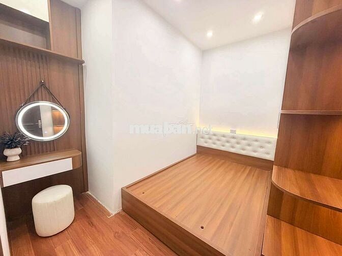 3 tỷ hơn Tập thể Chùa Láng Sổ To T2 65m 2PN Gần phố Ô tô đỗ Ct Tặng Nt