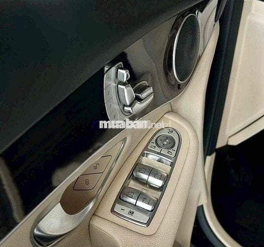 Mercedes GLC200 Facelift 2021 53.000km Đen