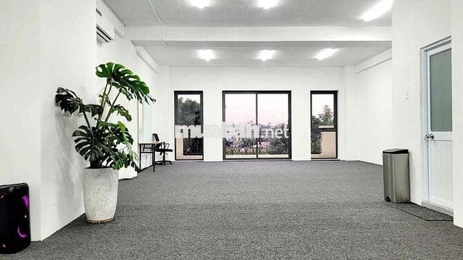chỉ 12 triệu/tháng có ngay văn phòng 100m2 tịa Vạn Phúc city