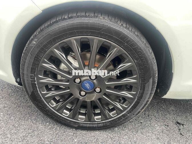 Ford Fiesta 2016 Tự động Trắng .kiểm mới.9 chủ bán