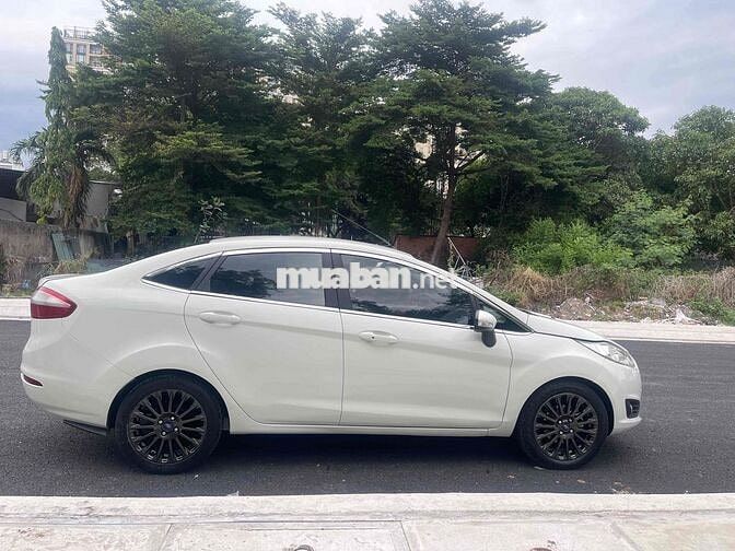 Ford Fiesta 2016 Tự động Trắng .kiểm mới.9 chủ bán
