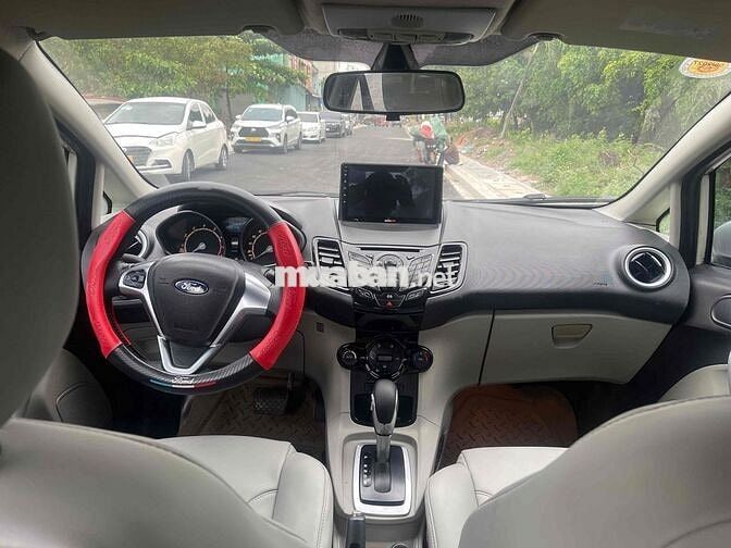Ford Fiesta 2016 Tự động Trắng .kiểm mới.9 chủ bán
