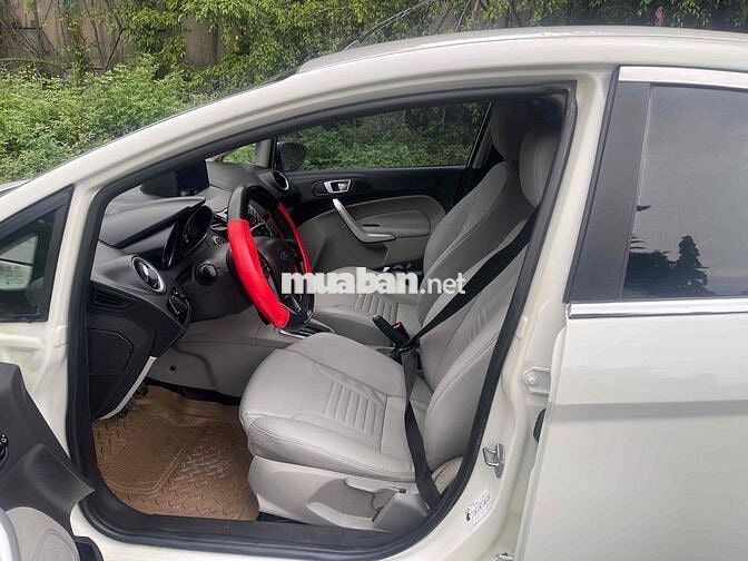 Ford Fiesta 2016 Tự động Trắng .kiểm mới.9 chủ bán