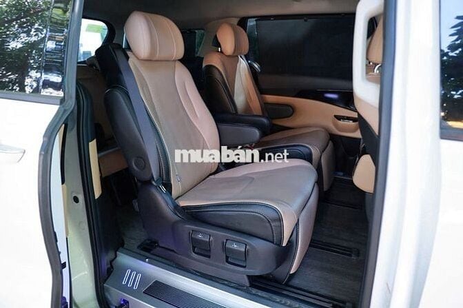 Kia Carnival Premium sx 2023 chất xe cực đẹp