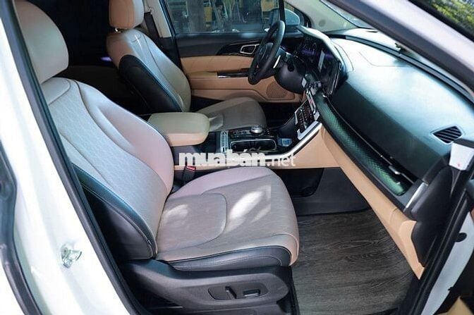 Kia Carnival Premium sx 2023 chất xe cực đẹp