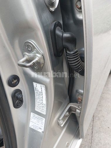 Bán xe Toyota Vios số tay màu  bạc 2015.